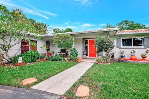 House in Plantation, Florida 3 bedrooms, 177.26 sq.m. № 1781542 - photo 5