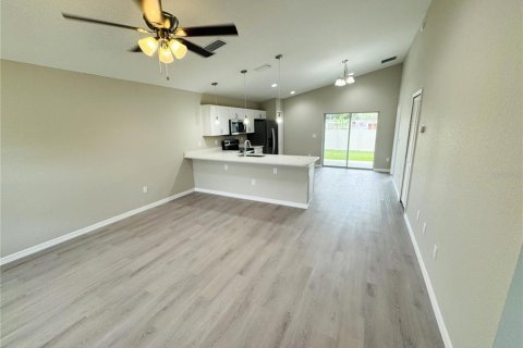 Casa en alquiler en Belleview, Florida, 3 dormitorios, 109.72 m2 № 1810099 - foto 2