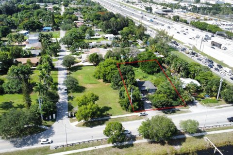 House in Davie, Florida 3 bedrooms, 151.99 sq.m. № 1804523 - photo 14
