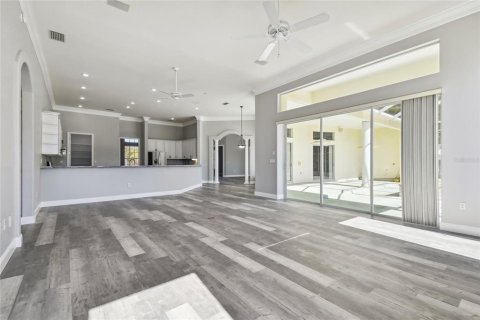 House in Wesley Chapel, Florida 3 bedrooms, 332.4 sq.m. № 2220503 - photo 9