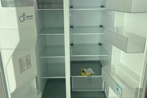 Condo in Miami, Florida  № 1997649 - photo 20