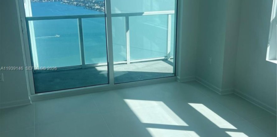 Studio in the Condo in Miami, Florida  № 1997649