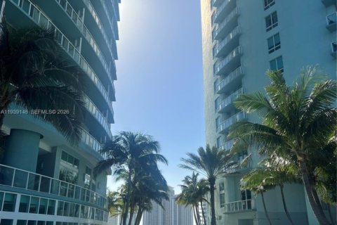 Condo in Miami, Florida  № 1997649 - photo 28