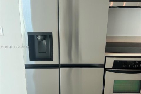 Condo in Miami, Florida  № 1997649 - photo 13