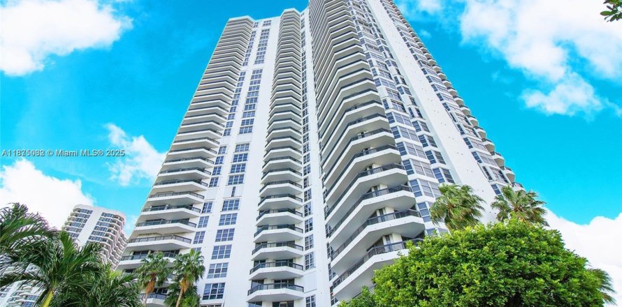 Кондоминиум с 2 спальнями в Авентура, Флорида № 2013388