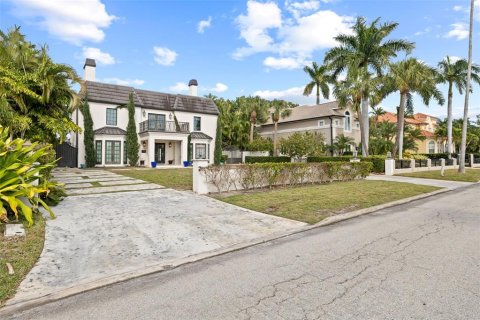 House in Saint Petersburg, Florida 4 bedrooms, 305.83 sq.m. № 1534980 - photo 2