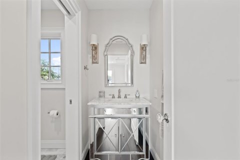 House in Saint Petersburg, Florida 4 bedrooms, 305.83 sq.m. № 1534980 - photo 29