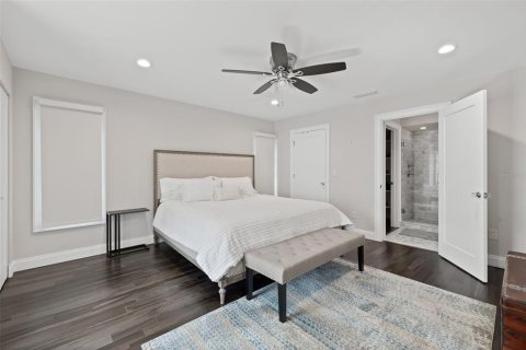 House in Saint Petersburg, Florida 4 bedrooms, 305.83 sq.m. № 1534980 - photo 26