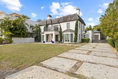 House in Saint Petersburg, Florida 4 bedrooms, 305.83 sq.m. № 1534980 - photo 6