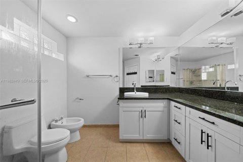 Casa en venta en Miami, Florida, 3 dormitorios, 130.71 m2 № 2049329 - foto 11