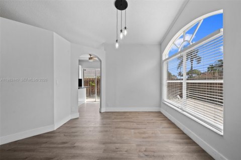 Casa en venta en Miami, Florida, 3 dormitorios, 130.71 m2 № 2049329 - foto 7