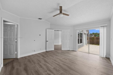 Casa en venta en Miami, Florida, 3 dormitorios, 130.71 m2 № 2049329 - foto 9