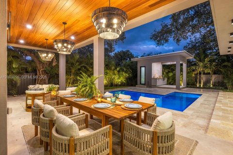 House in Biscayne Park, Florida 6 bedrooms, 394.18 sq.m. № 2072618 - photo 20