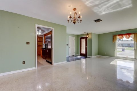 Villa ou maison à vendre à Largo, Floride: 4 chambres, 213.12 m2 № 1852960 - photo 11