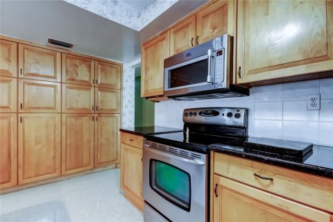 Villa ou maison à vendre à Largo, Floride: 4 chambres, 213.12 m2 № 1852960 - photo 17