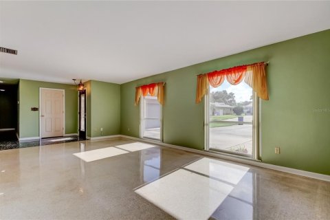 Villa ou maison à vendre à Largo, Floride: 4 chambres, 213.12 m2 № 1852960 - photo 9
