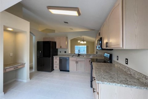 Casa en alquiler en Davenport, Florida, 3 dormitorios, 137.4 m2 № 1916477 - foto 3