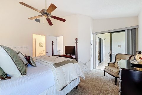 Condo in Orlando, Florida, 2 bedrooms  № 2059580 - photo 24
