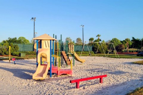 Condo in Orlando, Florida, 2 bedrooms  № 2059580 - photo 13