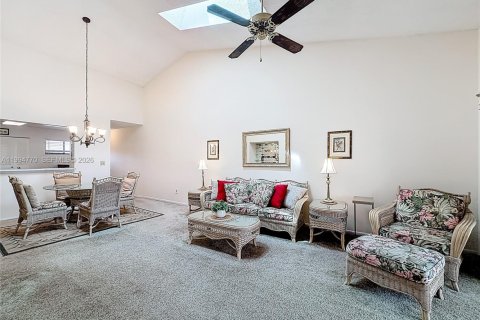 Condo in Orlando, Florida, 2 bedrooms  № 2059580 - photo 23