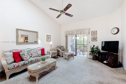 Condo in Orlando, Florida, 2 bedrooms  № 2059580 - photo 21