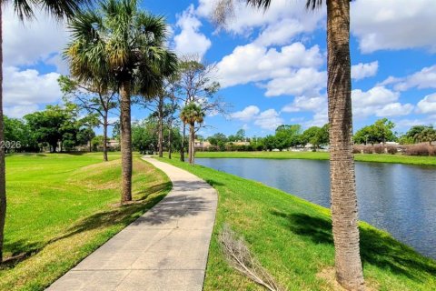 Condo in Orlando, Florida, 2 bedrooms  № 2059580 - photo 12