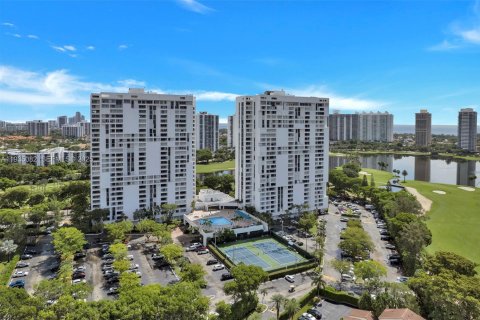 Condominio en venta en Aventura, Florida, 2 dormitorios, 103.31 m2 № 2077196 - foto 2