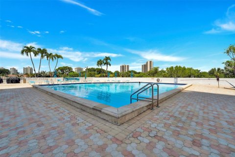 Condominio en venta en Aventura, Florida, 2 dormitorios, 103.31 m2 № 2077196 - foto 23