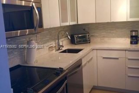 Condominio en venta en Aventura, Florida, 2 dormitorios, 103.31 m2 № 2077196 - foto 3