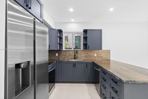 Condo in Miami, Florida, 3 bedrooms  № 1924591 - photo 20