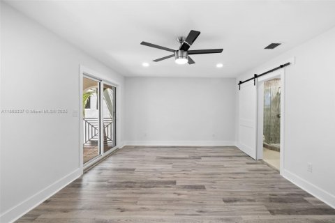 Condominio en alquiler en Miami, Florida, 3 dormitorios, 192.31 m2 № 1924591 - foto 16