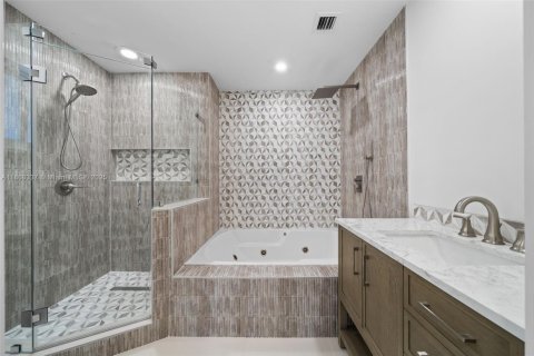 Condominio en alquiler en Miami, Florida, 3 dormitorios, 192.31 m2 № 1924591 - foto 22
