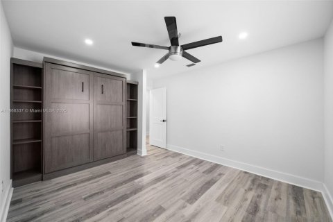 Condominio en alquiler en Miami, Florida, 3 dormitorios, 192.31 m2 № 1924591 - foto 7
