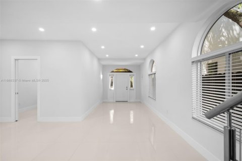 Condominio en alquiler en Miami, Florida, 3 dormitorios, 192.31 m2 № 1924591 - foto 11