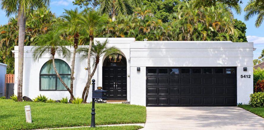 Casa en Lake Worth, Florida 3 dormitorios, 208.1 m2 № 2430224