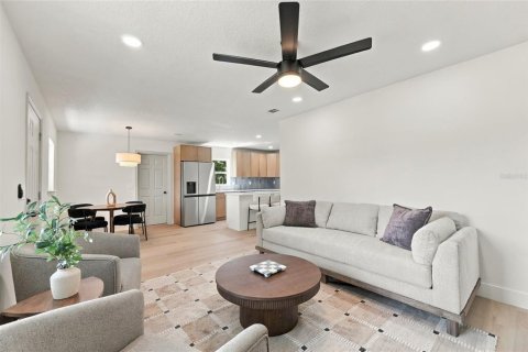 Casa en venta en Orlando, Florida, 3 dormitorios, 102.19 m2 № 2383366 - foto 10