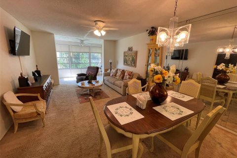 Condo in Tamarac, Florida, 1 bedroom № 2240338 - photo 2