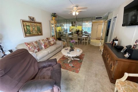 Condo in Tamarac, Florida, 1 bedroom № 2240338 - photo 3