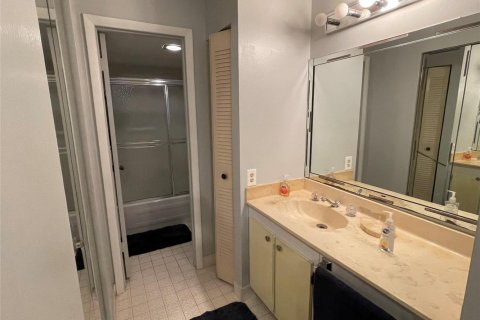Condo in Tamarac, Florida, 1 bedroom № 2240338 - photo 9