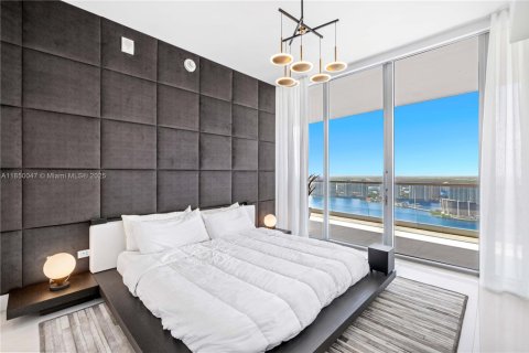 Condo in Sunny Isles Beach, Florida, 4 bedrooms  № 1871277 - photo 29