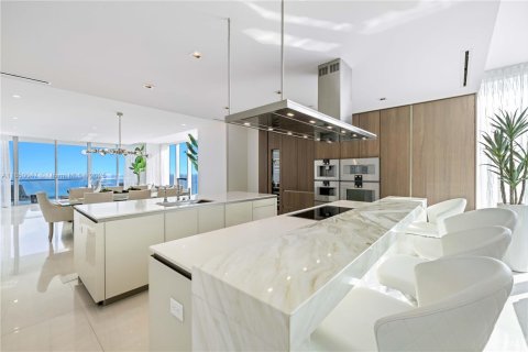 Condo in Sunny Isles Beach, Florida, 4 bedrooms  № 1871277 - photo 13