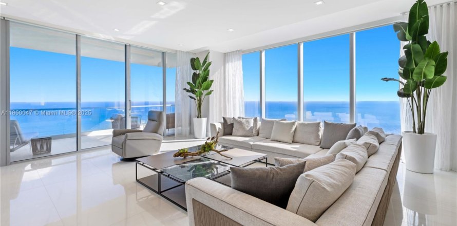 Condo in Sunny Isles Beach, Florida, 4 bedrooms  № 1871277
