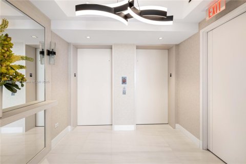 Condo in Sunny Isles Beach, Florida, 4 bedrooms  № 1871277 - photo 2