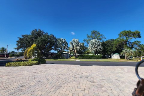 Terreno en venta en Clermont, Florida № 2108684 - foto 16