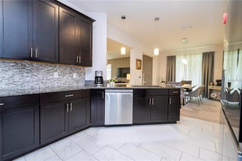 Townhouse in Davenport, Florida 6 bedrooms, 278.24 sq.m. № 2315169 - photo 23