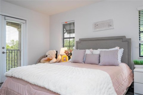 Townhouse in Davenport, Florida 6 bedrooms, 278.24 sq.m. № 2315169 - photo 30