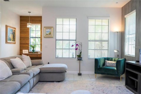 Townhouse in Davenport, Florida 6 bedrooms, 278.24 sq.m. № 2315169 - photo 18