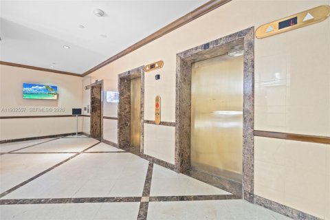 Copropriété à vendre à Aventura, Floride: 2 chambres, 102.56 m2 № 1999422 - photo 30