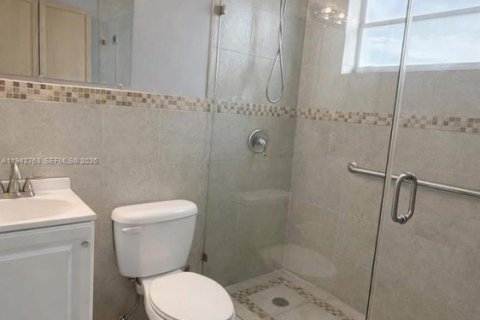 Villa ou maison à vendre à Hollywood, Floride: 3 chambres, 120.4 m2 № 1999242 - photo 12