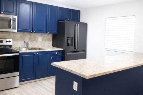 Villa ou maison à vendre à Hollywood, Floride: 3 chambres, 120.4 m2 № 1999242 - photo 5